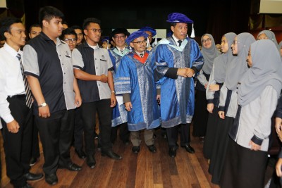 Majlis Amanat Dan Lafaz Ikrar Pelajar Baharu Sarjana Muda ...