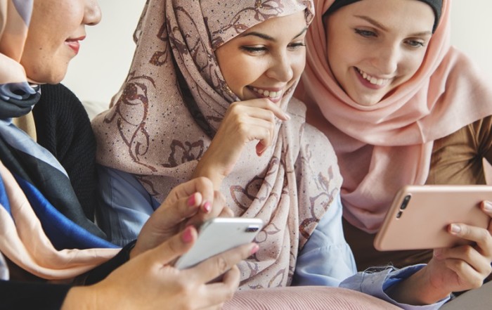 Media Sosial: Adab Semakin Hilang?