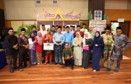 USIM Hadiahkan BDR Sempena Hari Lahir Staf dalam Majlis Sambutan Hari Raya Universiti