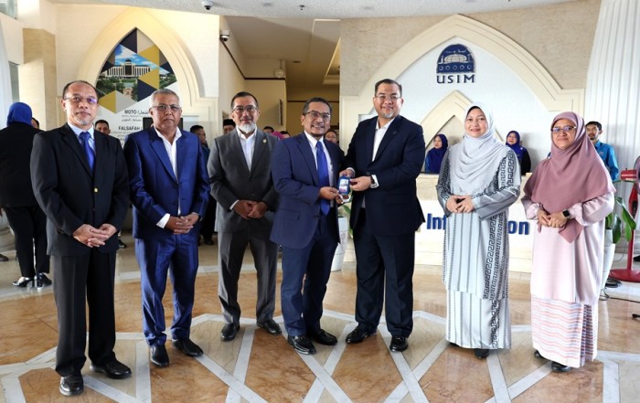 Prof. Madya Dr. Mushaddad Hasbullah dilantik sebagai Timbalan Naib Canselor (Hal Ehwal Pelajar dan Alumni) USIM