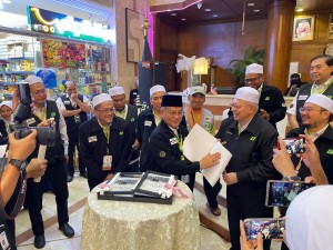USIM Peneraju Inovasi Ibadah Haji Mesra OKU, Menteri Agama lancar Buku Panduan Ibadat Versi Braille