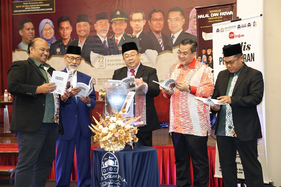 USIM perkasa agenda ilmu Halal Negara, lancar buku rujukan baharu di SEHALWA 2025