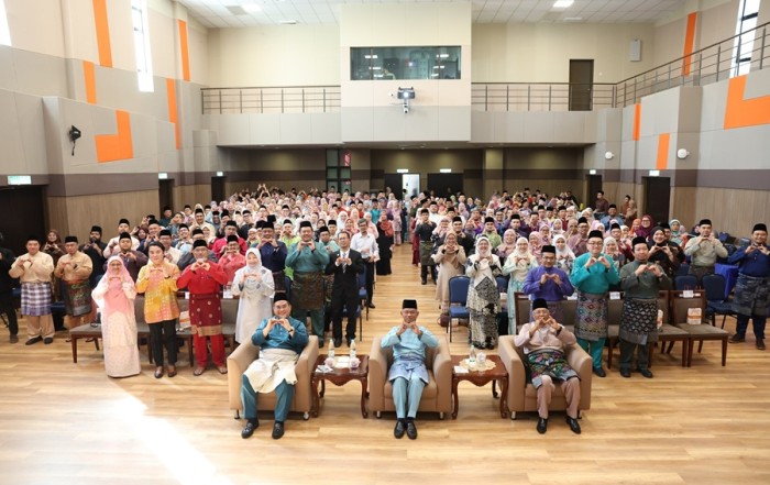 USIM Raikan Warga Cemerlang di Majlis Anugerah Kecemerlangan dan Inovasi 2024