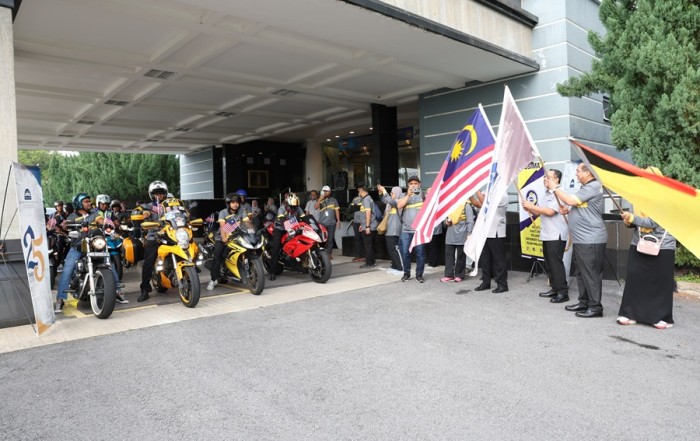 25 Tahun USIM: Konvoi Motosikal santuni komuniti Orang Asli Tekir