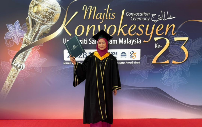 “Kejayaan Ini Untuk Papa” – Graduan USIM Teruskan Pengajian Walau Kehilangan Ayah Sebulan Sebelum Peperiksaan Akhir