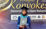 “Kejayaan Ini Untuk Papa” – Graduan USIM Teruskan Pengajian Walau Kehilangan Ayah Sebulan Sebelum Peperiksaan Akhir