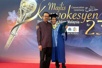 “Pilihan Berani Faris: Tukar Bidang & Buktikan Kemampuan di Pentas Graduasi