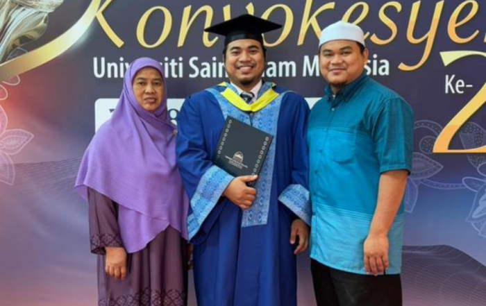Graduan USIM Harumkan Nama Negara, Pimpin Solat Tarawih di Korea