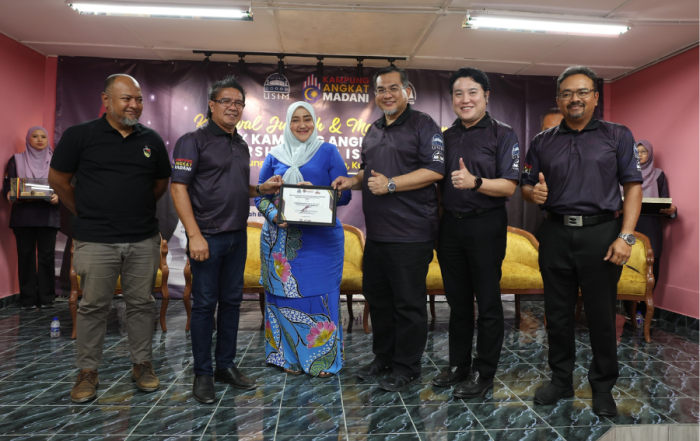 USIM Perkukuh Libatsama Komuniti melalui Majlis Penyerahan Projek Kampung Angkat Madani 2025 dan Karnival Juasseh